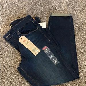 Levi’s mid rise skinny cropped jeans